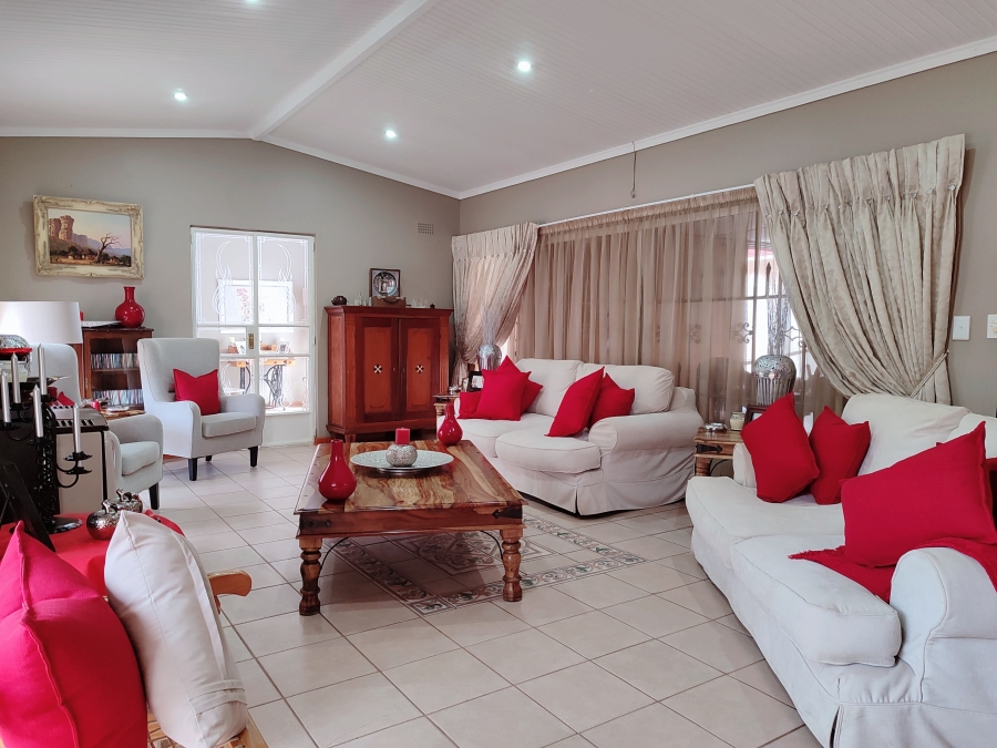 4 Bedroom Property for Sale in Wilkoppies North West